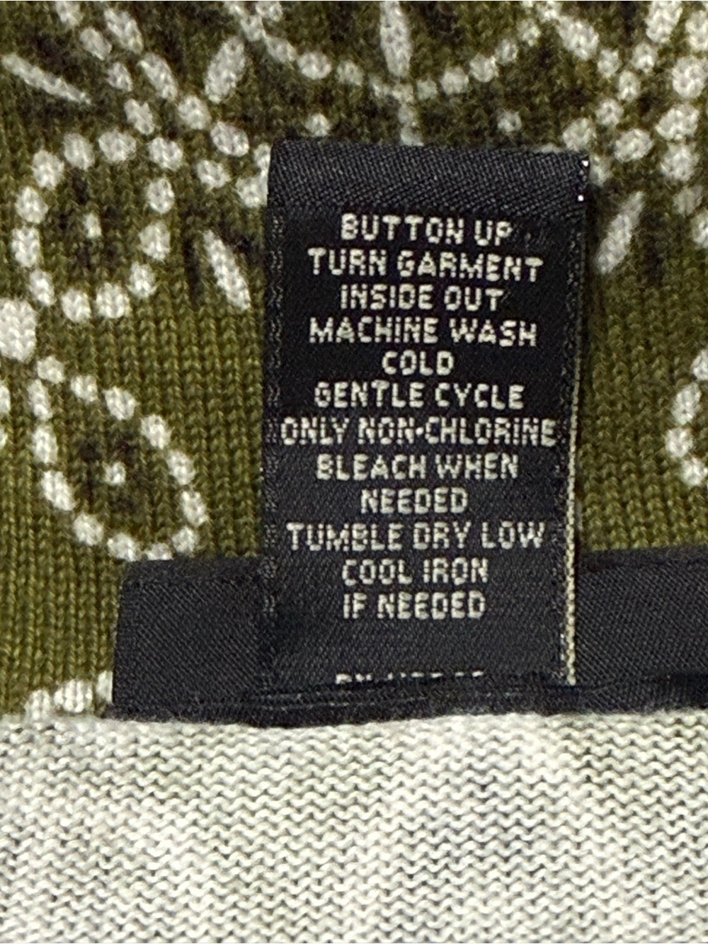Lane Bryant crewneck button-front olive green cardigan sweater. Size US 14/16W - Picture 8 of 8